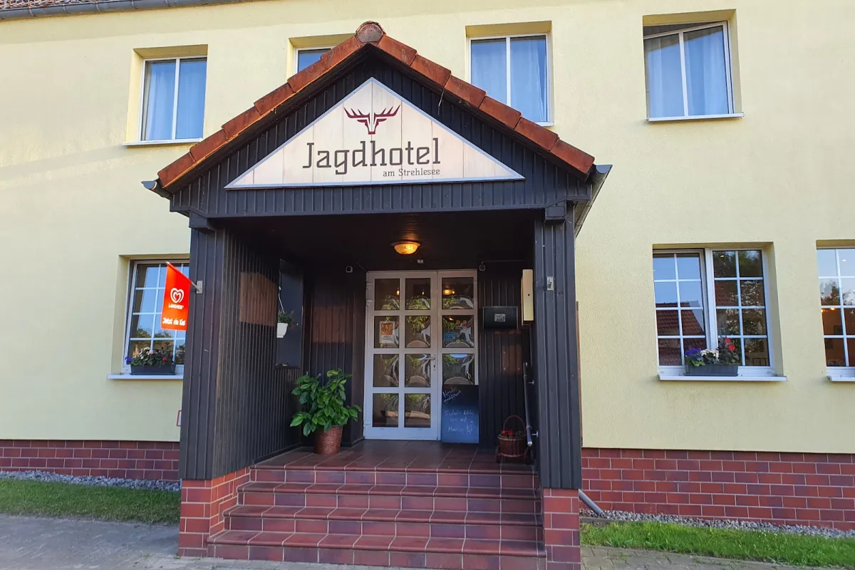 Jagdhotel am Strehlesee image